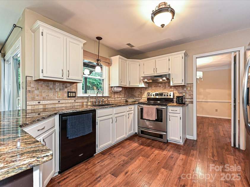 3612 Woodnotch Court, Charlotte, NC 28269.  MLS# CAR4249011, YatesRealty ID 8939. 