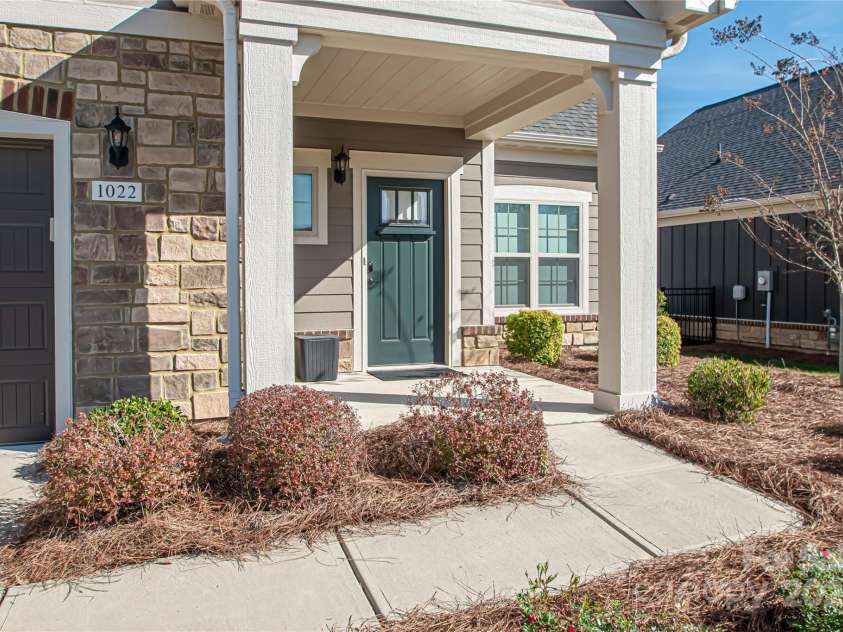 1022 Galloway Drive, Matthews, NC 28104.  MLS# CAR4325424, YatesRealty ID 894. 