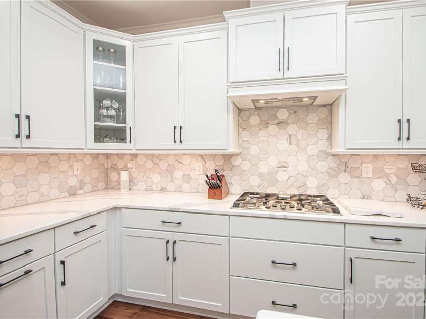 1022 Galloway Drive, Matthews, NC 28104.  MLS# CAR4325424, YatesRealty ID 894. 