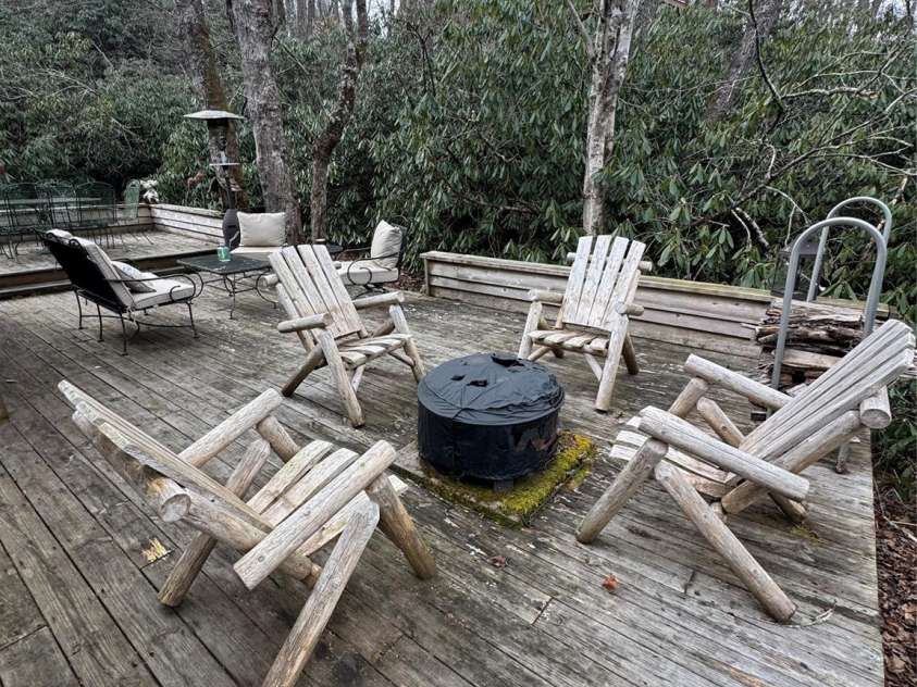 128 Hillcrest Road, Newland, NC 28657.  MLS# CAR4336111, YatesRealty ID 894. 