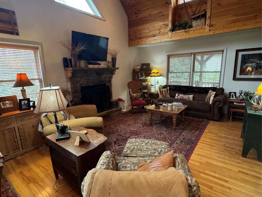 128 Hillcrest Road, Newland, NC 28657.  MLS# CAR4336111, YatesRealty ID 894. Living Room