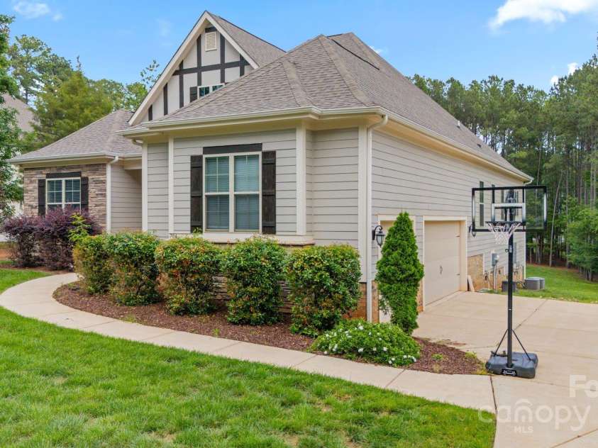 704 Kenway Loop, Mooresville, NC 28117.  MLS# CAR4274893, YatesRealty ID 894. 