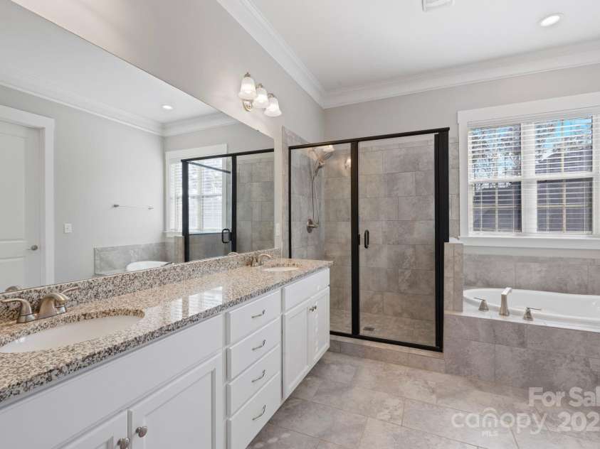 704 Kenway Loop, Mooresville, NC 28117.  MLS# CAR4274893, YatesRealty ID 894. Primary bath