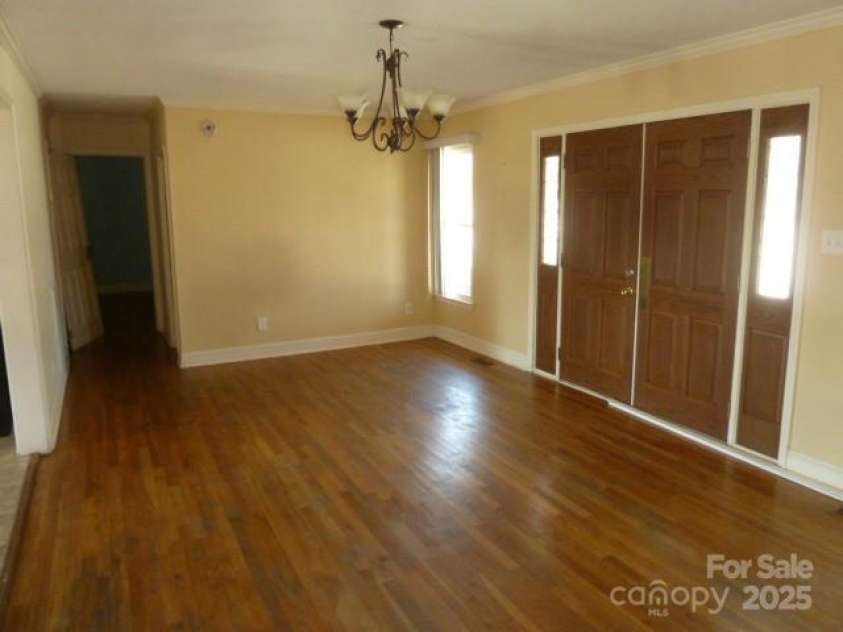 3091 Main Street Extension, Spartanburg, SC 29307.  MLS# CAR4235402, YatesRealty ID 8940. 