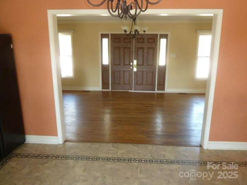 3091 Main Street Extension, Spartanburg, SC 29307.  MLS# CAR4235402, YatesRealty ID 8940. 