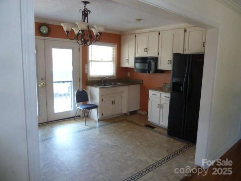 3091 Main Street Extension, Spartanburg, SC 29307.  MLS# CAR4235402, YatesRealty ID 8940. 