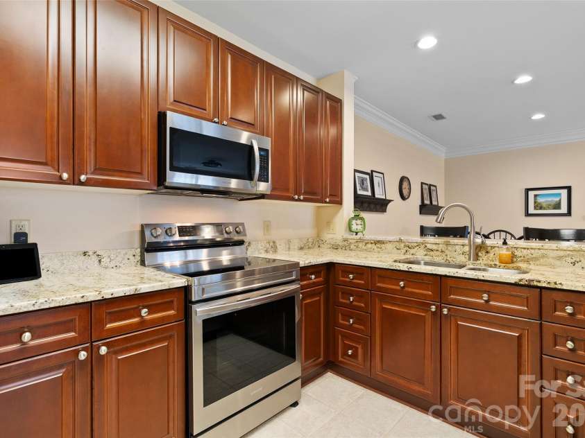 91 Glenview Lane, Maggie Valley, NC 28751.  MLS# CAR4312571, YatesRealty ID 8940. 