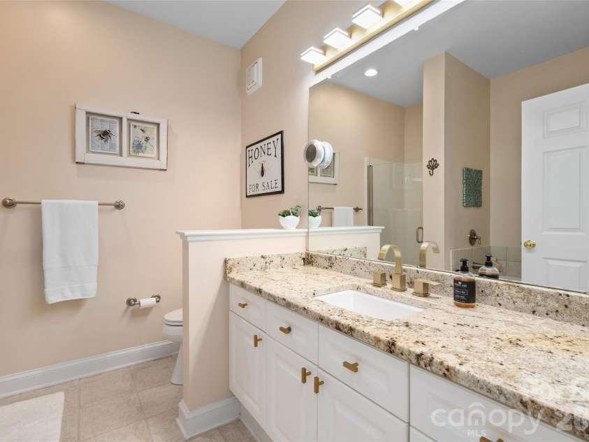 91 Glenview Lane, Maggie Valley, NC 28751.  MLS# CAR4312571, YatesRealty ID 8940. 