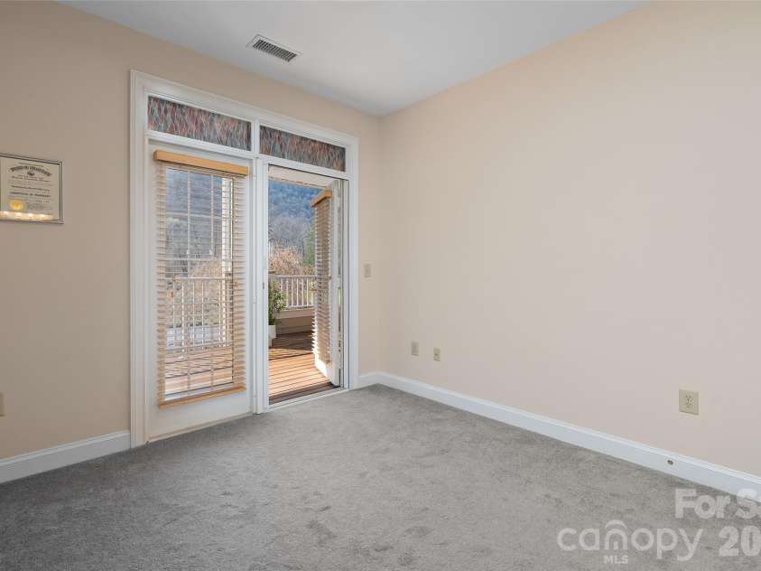 91 Glenview Lane, Maggie Valley, NC 28751.  MLS# CAR4312571, YatesRealty ID 8940. 