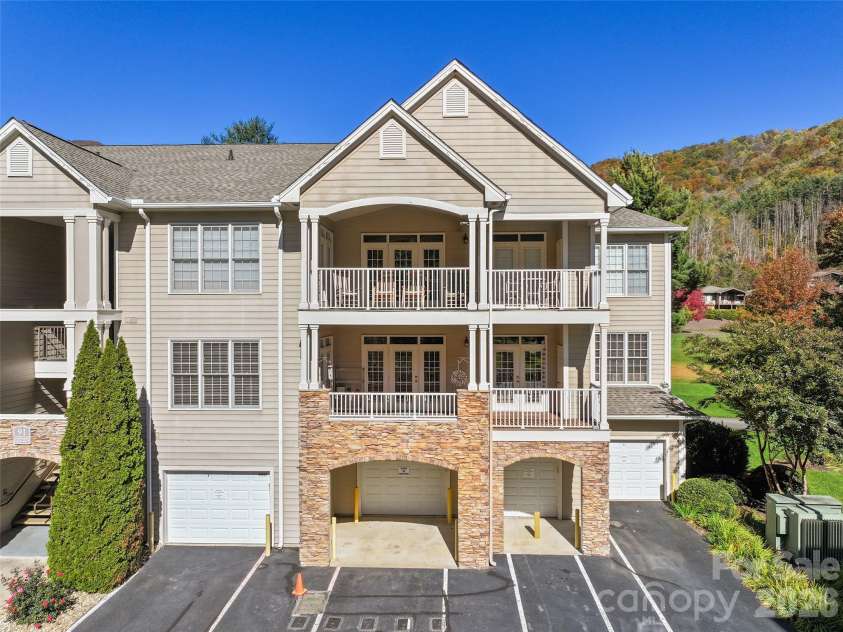 91 Glenview Lane, Maggie Valley, NC 28751.  MLS# CAR4312571, YatesRealty ID 8940. Unit is the entire second floor in view