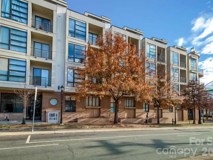 525 6th Street, Charlotte, NC 28202.  MLS# CAR4371172, YatesRealty ID 8941. 
