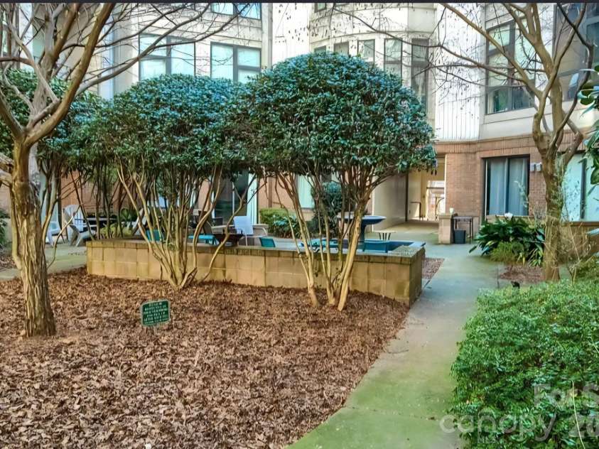 525 6th Street, Charlotte, NC 28202.  MLS# CAR4371172, YatesRealty ID 8941. 