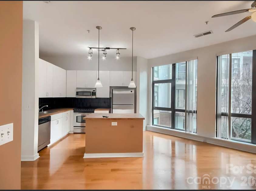 525 6th Street, Charlotte, NC 28202.  MLS# CAR4371172, YatesRealty ID 8941. 