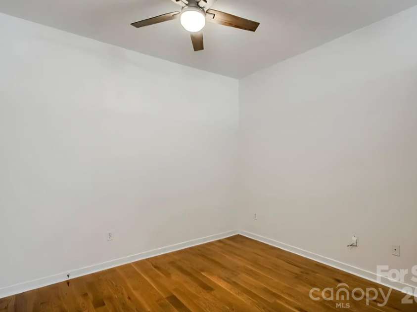 525 6th Street, Charlotte, NC 28202.  MLS# CAR4371172, YatesRealty ID 8941. 