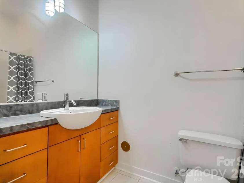 525 6th Street, Charlotte, NC 28202.  MLS# CAR4371172, YatesRealty ID 8941. 