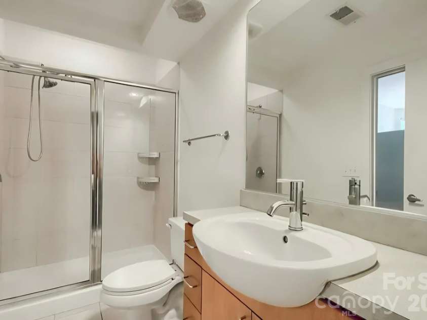 525 6th Street, Charlotte, NC 28202.  MLS# CAR4371172, YatesRealty ID 8941. 