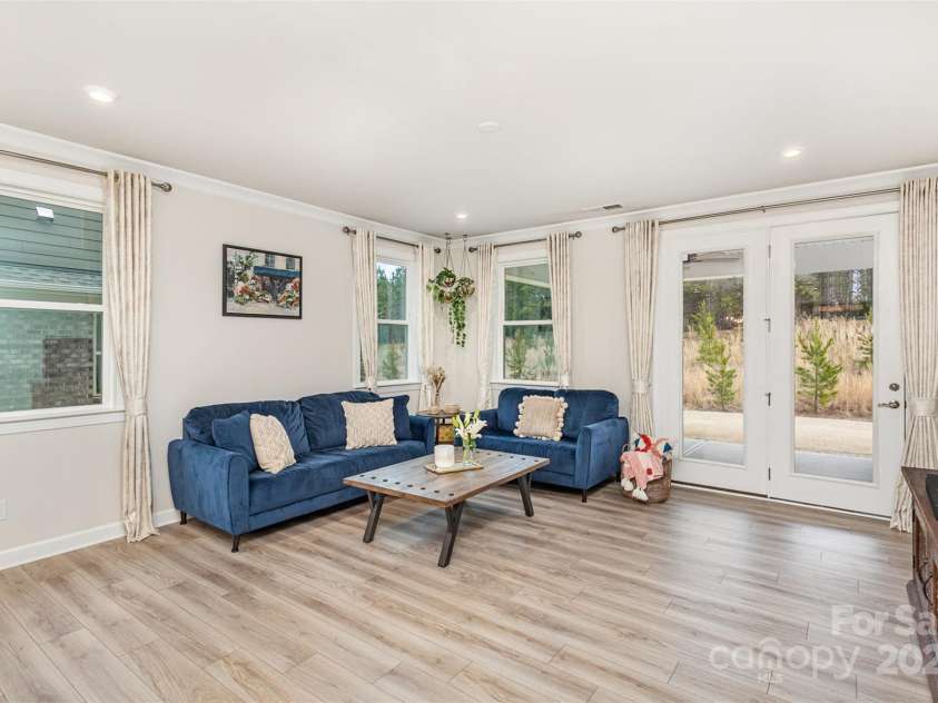 9534 Liberty Hill Drive, Mint Hill, NC 28227.  MLS# CAR4278343, YatesRealty ID 8943. Living Room