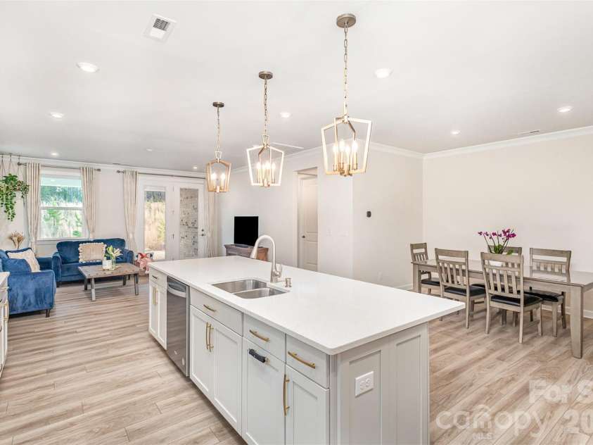 9534 Liberty Hill Drive, Mint Hill, NC 28227.  MLS# CAR4334319, YatesRealty ID 8943. Open Floor Concept