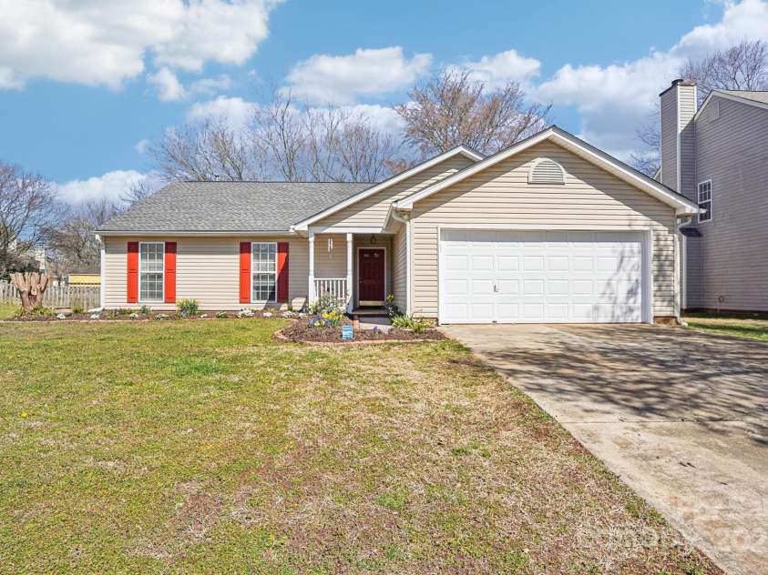 14429 Planters Knob Lane, Charlotte, NC 28273.  MLS# CAR4229142, YatesRealty ID 8945. 