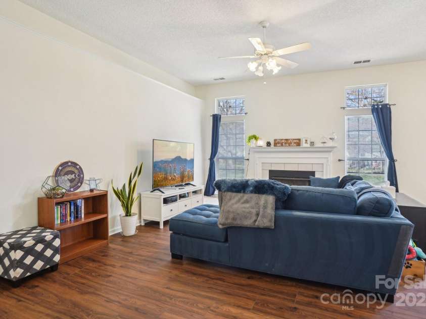 14429 Planters Knob Lane, Charlotte, NC 28273.  MLS# CAR4229142, YatesRealty ID 8945. 