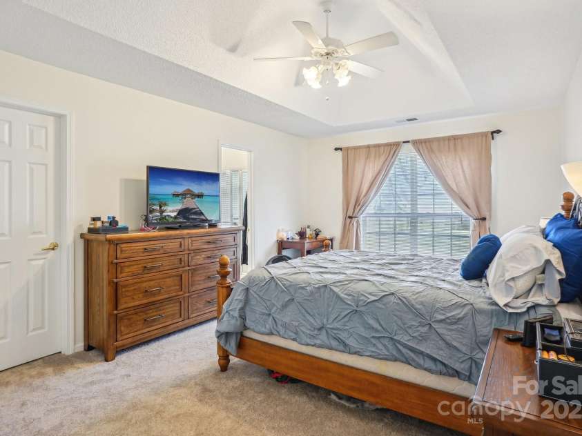 14429 Planters Knob Lane, Charlotte, NC 28273.  MLS# CAR4229142, YatesRealty ID 8945. 