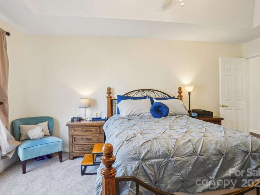 14429 Planters Knob Lane, Charlotte, NC 28273.  MLS# CAR4229142, YatesRealty ID 8945. 