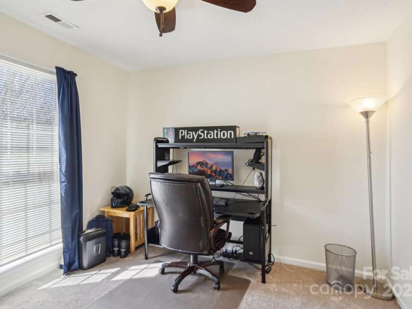 14429 Planters Knob Lane, Charlotte, NC 28273.  MLS# CAR4229142, YatesRealty ID 8945. 