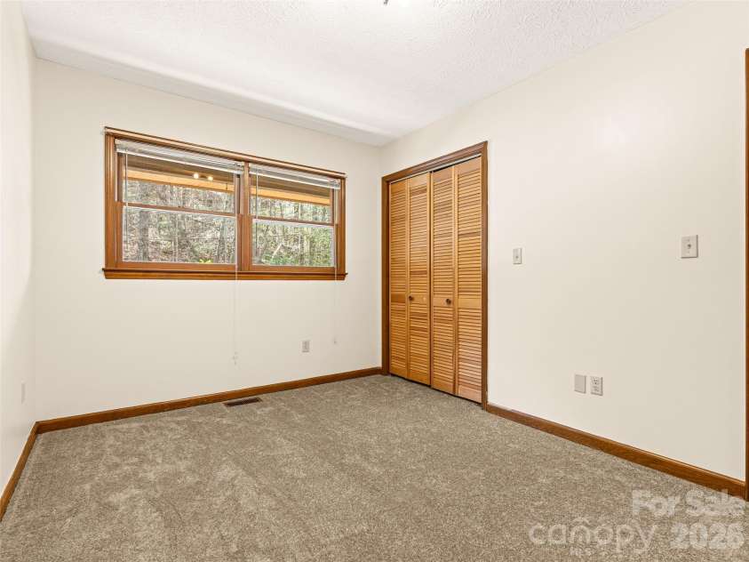 86 View De Lake Drive, Etowah, NC 28729.  MLS# CAR4361060, YatesRealty ID 8945. 3rd Bedroom