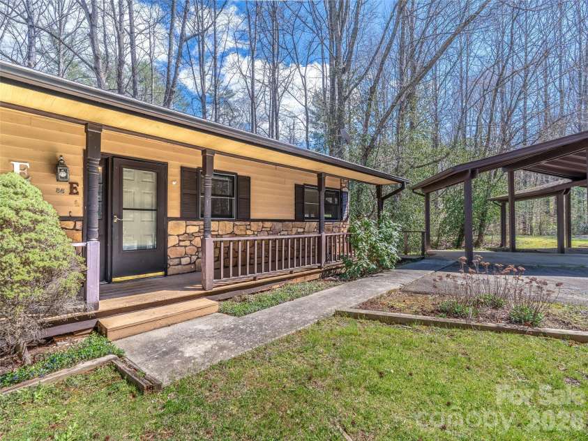 86 View De Lake Drive, Etowah, NC 28729.  MLS# CAR4361060, YatesRealty ID 8945. 