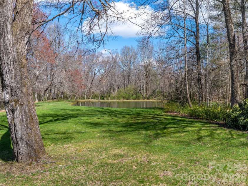 86 View De Lake Drive, Etowah, NC 28729.  MLS# CAR4361060, YatesRealty ID 8945. 