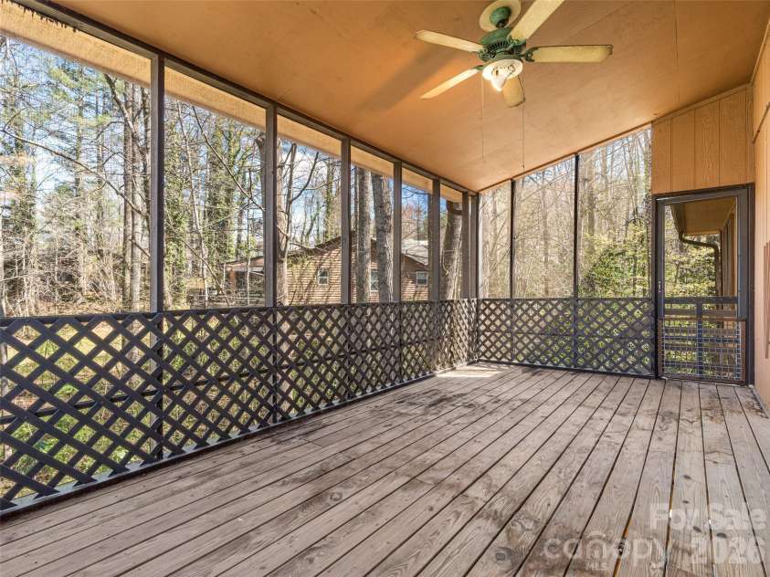 86 View De Lake Drive, Etowah, NC 28729.  MLS# CAR4361060, YatesRealty ID 8945. 