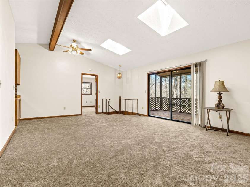 86 View De Lake Drive, Etowah, NC 28729.  MLS# CAR4361060, YatesRealty ID 8945. 