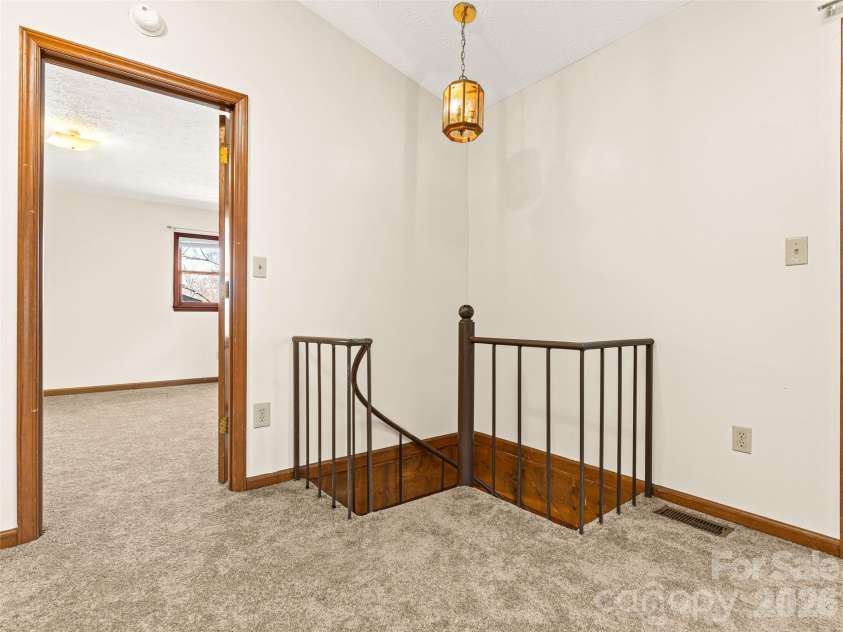 86 View De Lake Drive, Etowah, NC 28729.  MLS# CAR4361060, YatesRealty ID 8945. 