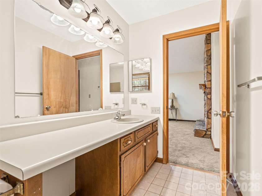 86 View De Lake Drive, Etowah, NC 28729.  MLS# CAR4361060, YatesRealty ID 8945. 