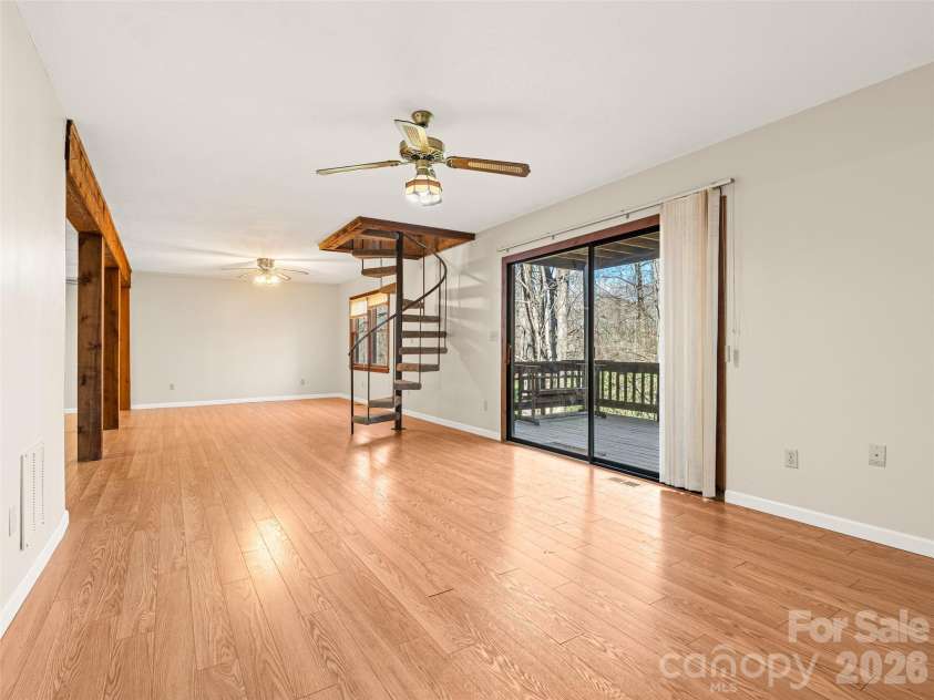 86 View De Lake Drive, Etowah, NC 28729.  MLS# CAR4361060, YatesRealty ID 8945. 