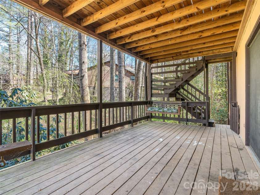 86 View De Lake Drive, Etowah, NC 28729.  MLS# CAR4361060, YatesRealty ID 8945. 