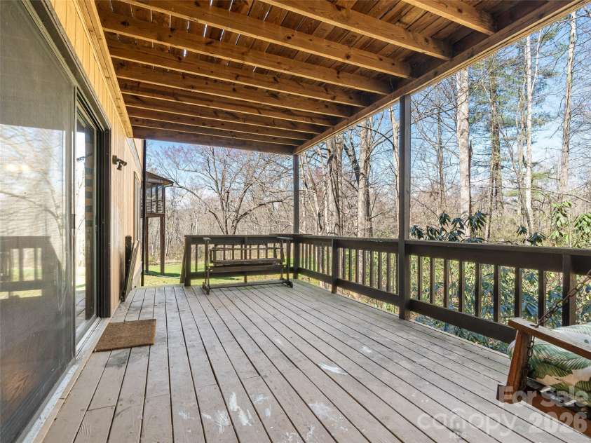 86 View De Lake Drive, Etowah, NC 28729.  MLS# CAR4361060, YatesRealty ID 8945. 