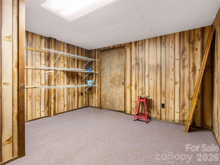 86 View De Lake Drive, Etowah, NC 28729.  MLS# CAR4361060, YatesRealty ID 8945. 