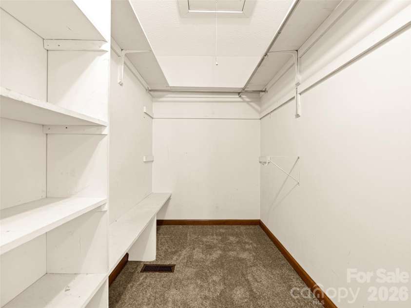 86 View De Lake Drive, Etowah, NC 28729.  MLS# CAR4361060, YatesRealty ID 8945. Primary Closet