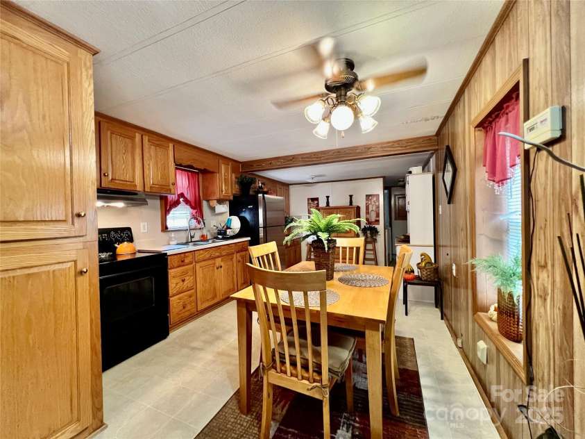 572 Mosteller Drive, Lancaster, SC 29720.  MLS# CAR4308291, YatesRealty ID 8946. 