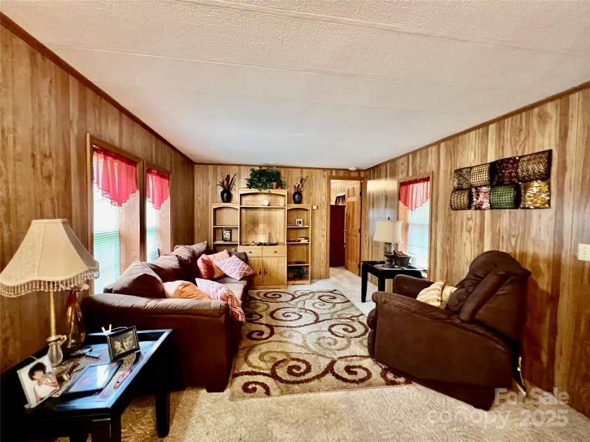 572 Mosteller Drive, Lancaster, SC 29720.  MLS# CAR4308291, YatesRealty ID 8946. 