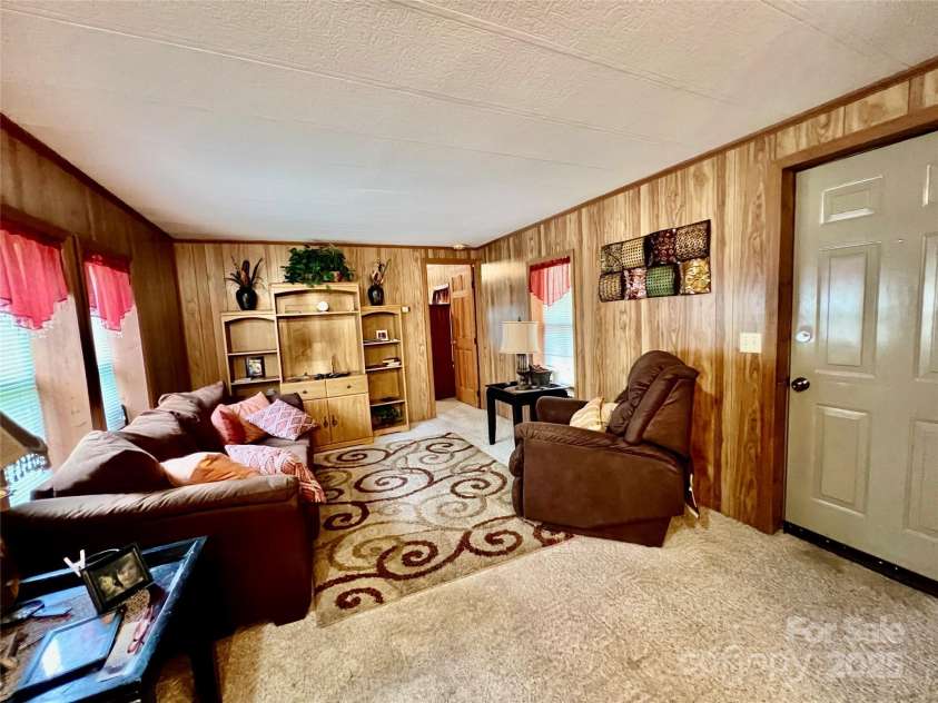 572 Mosteller Drive, Lancaster, SC 29720.  MLS# CAR4308291, YatesRealty ID 8946. 