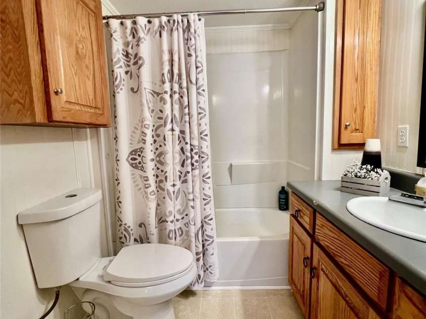572 Mosteller Drive, Lancaster, SC 29720.  MLS# CAR4308291, YatesRealty ID 8946. 