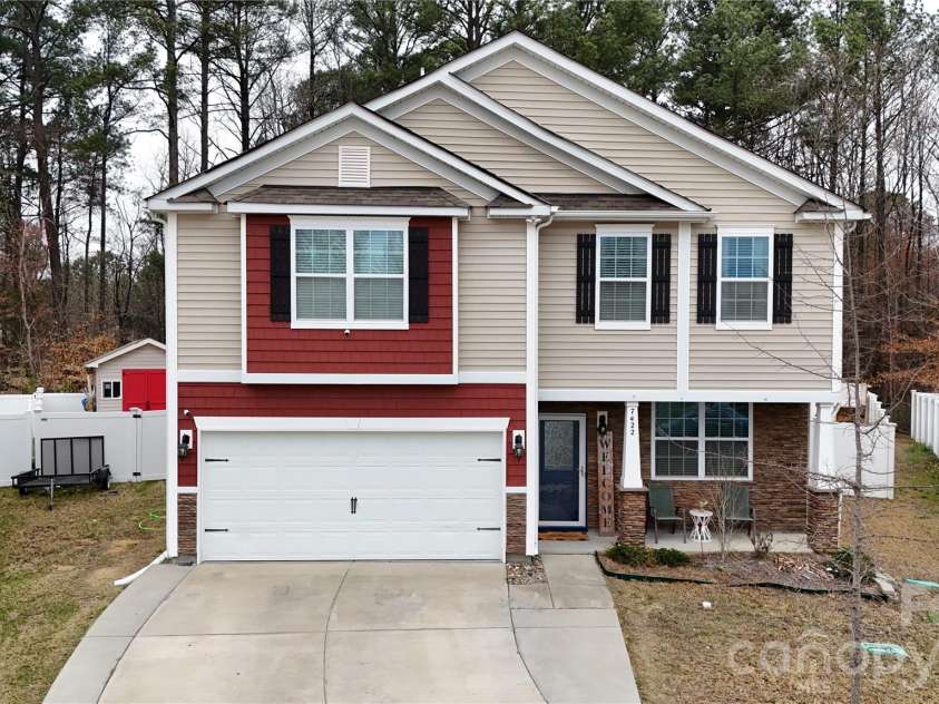 7422 Larwill Lane, Charlotte, NC 28216.  MLS# CAR4354686, YatesRealty ID 8947. 