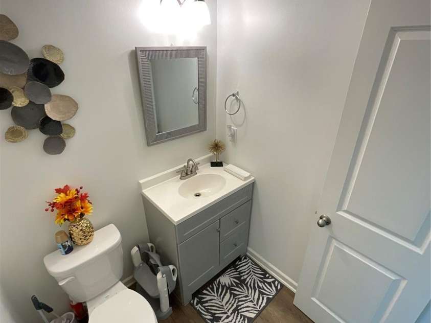 7422 Larwill Lane, Charlotte, NC 28216.  MLS# CAR4354686, YatesRealty ID 8947. 