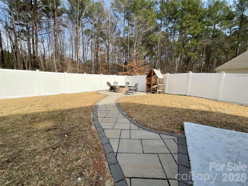 7422 Larwill Lane, Charlotte, NC 28216.  MLS# CAR4354686, YatesRealty ID 8947. 