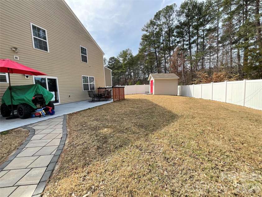 7422 Larwill Lane, Charlotte, NC 28216.  MLS# CAR4354686, YatesRealty ID 8947. 