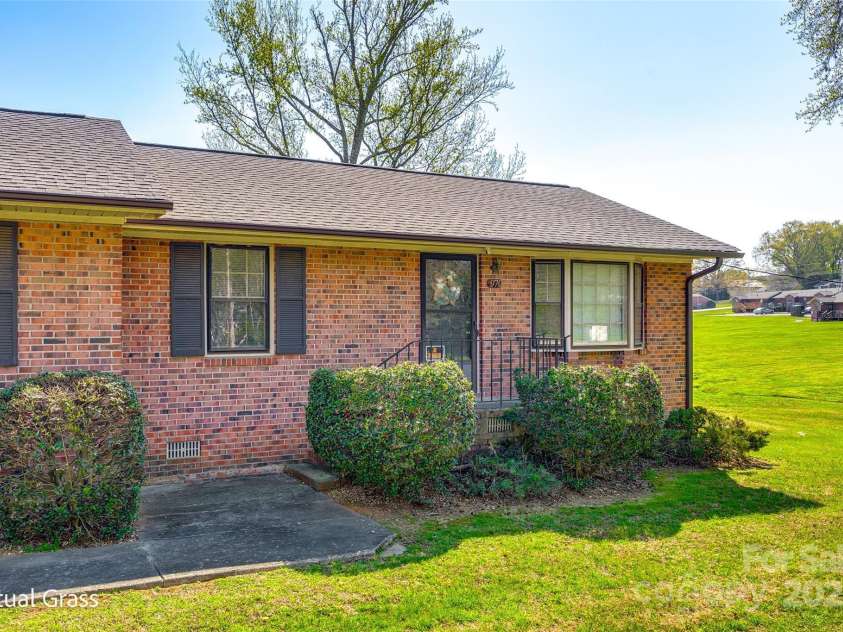 970 Willowbrook Avenue, Rock Hill, SC 29730.  MLS# CAR4240469, YatesRealty ID 8948. 