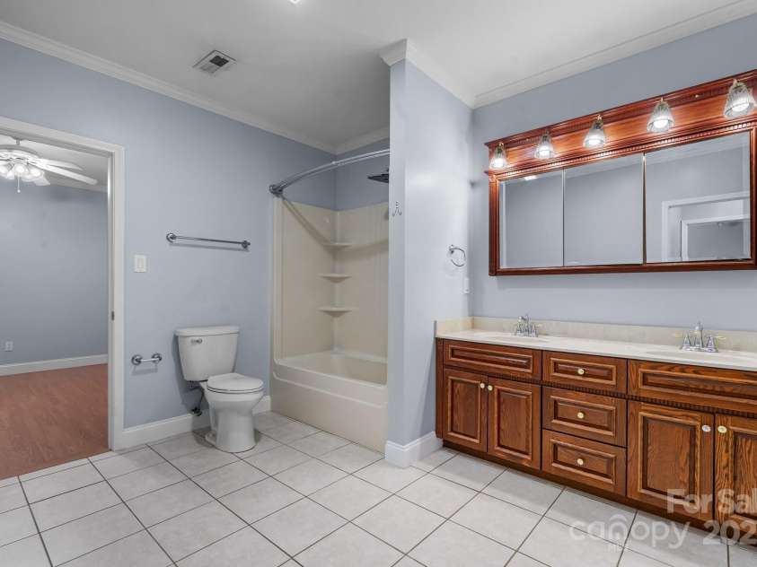 3023 Woodstream Drive, Valdese, NC 28690.  MLS# CAR4215796, YatesRealty ID 8949. Full Bath- Basement