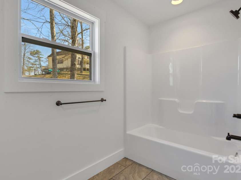 44 Judith Drive, Leicester, NC 28748.  MLS# CAR4193291, YatesRealty ID 8950. Bathroom